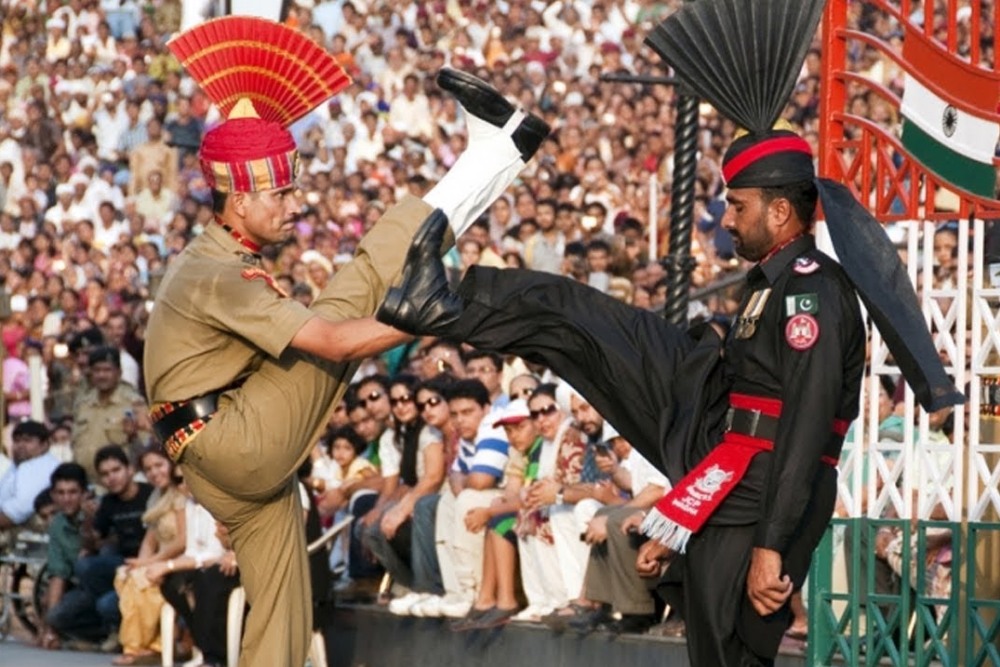 beating-retreat-ceremony-at-wagah-border