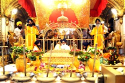 golden-temple-amritsar-inside