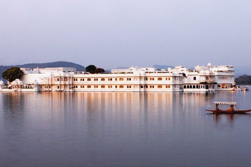 lake-palace-udaipur-india