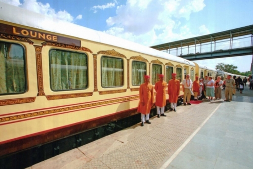 palace on wheels train